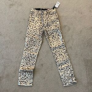NWT. Jbrand limited edition leopard Jean 24